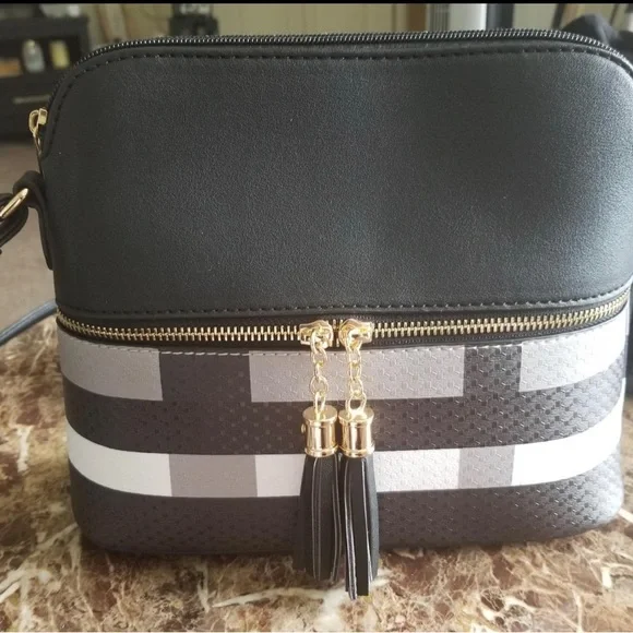 COPY - NWT Lightweight Medium Dome Crossbody Shoulder Bag with Tassel | Plaid P… - Picture 5 of 11